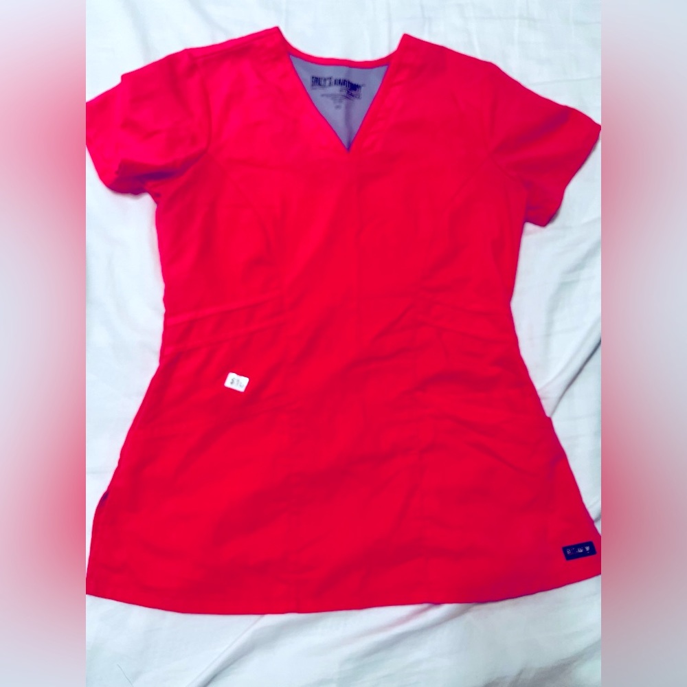 HOT PINK scrub top - Grey’s anatomy , form fitting